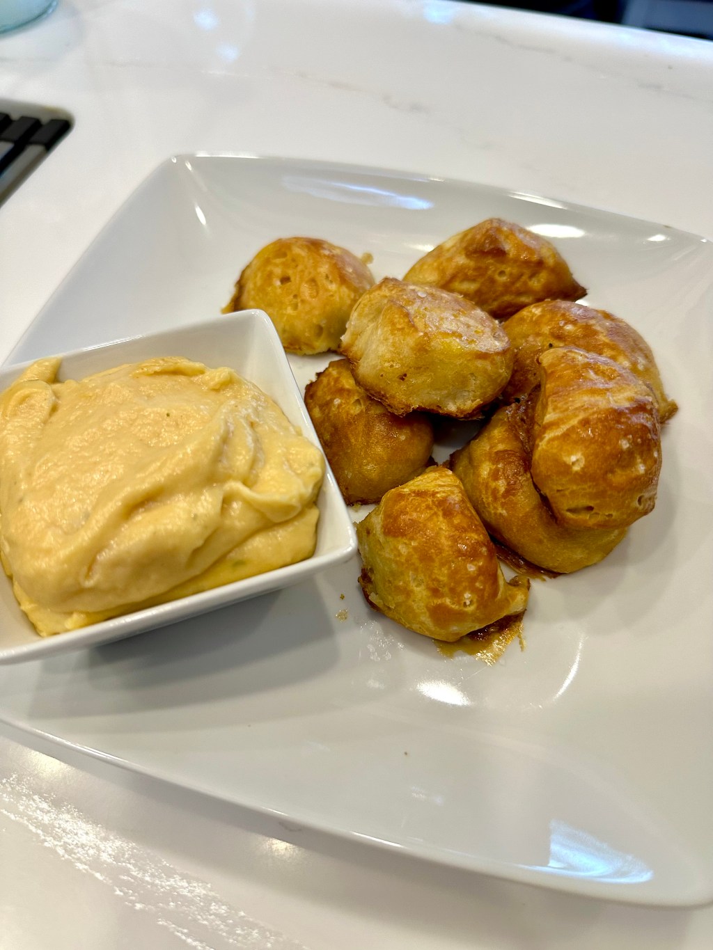 Pretzel Bites with Beer&nbsp;Cheese